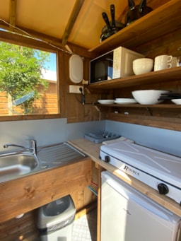 Location - Foudrenlair 1 Chambre (Petit Déjeuner, Lit/Ménage Fait, Panier Apéro) + Spa - Flower Camping Olivigne