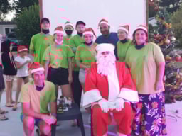 Equipe d'accueil Camping Koawa Le Bontemps - Saint Alban De Vareze/Vernioz Equipe d'accueil Camping Koawa Le Bontemps - Saint Alban De Vareze/Vernioz