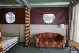 Location - Glant Tent - Camping River