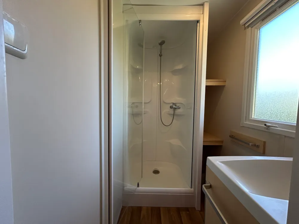 Mietunterkunft - Mobilheim Confort Titania - 2 Schlafzimmer - 25M² + 10M² Überdachte Terrasse - Camping  Ushuaia Villages l'OASIS