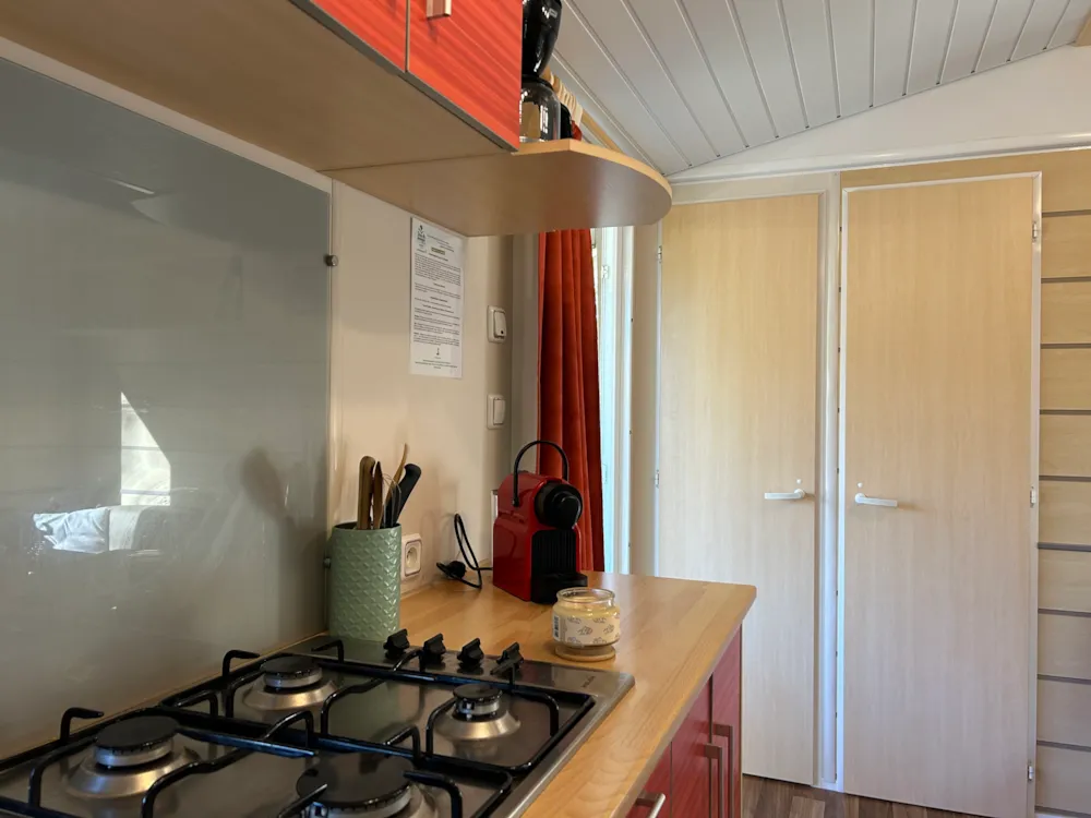 Mietunterkunft - Mobilheim Confort Titania - 2 Schlafzimmer - 25M² + 10M² Überdachte Terrasse - Camping  Ushuaia Villages l'OASIS