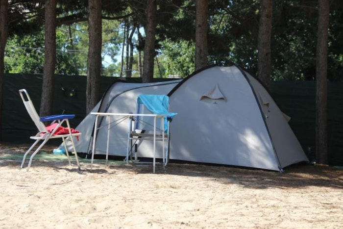 Piazzola Confort (Tenda, Roulotte, Camper / 1 Auto / Elettricità 10A)