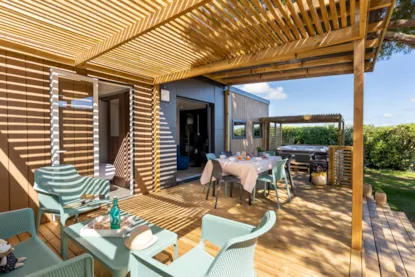 Mobil-Home Exclusif - 3 Chambres - 2 Salles D'eau - Spa Privatif Mobil-Home Exclusif - 3 Chambres - 2 Salles D'eau - Spa Privatif