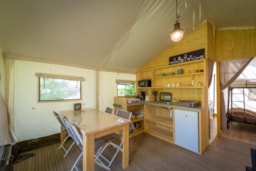 Location - Tente Safari 2 Ch - 35 M²- Avec Cuisine Et Sanitaires - - Camping de l'Etang Sites et Paysages
