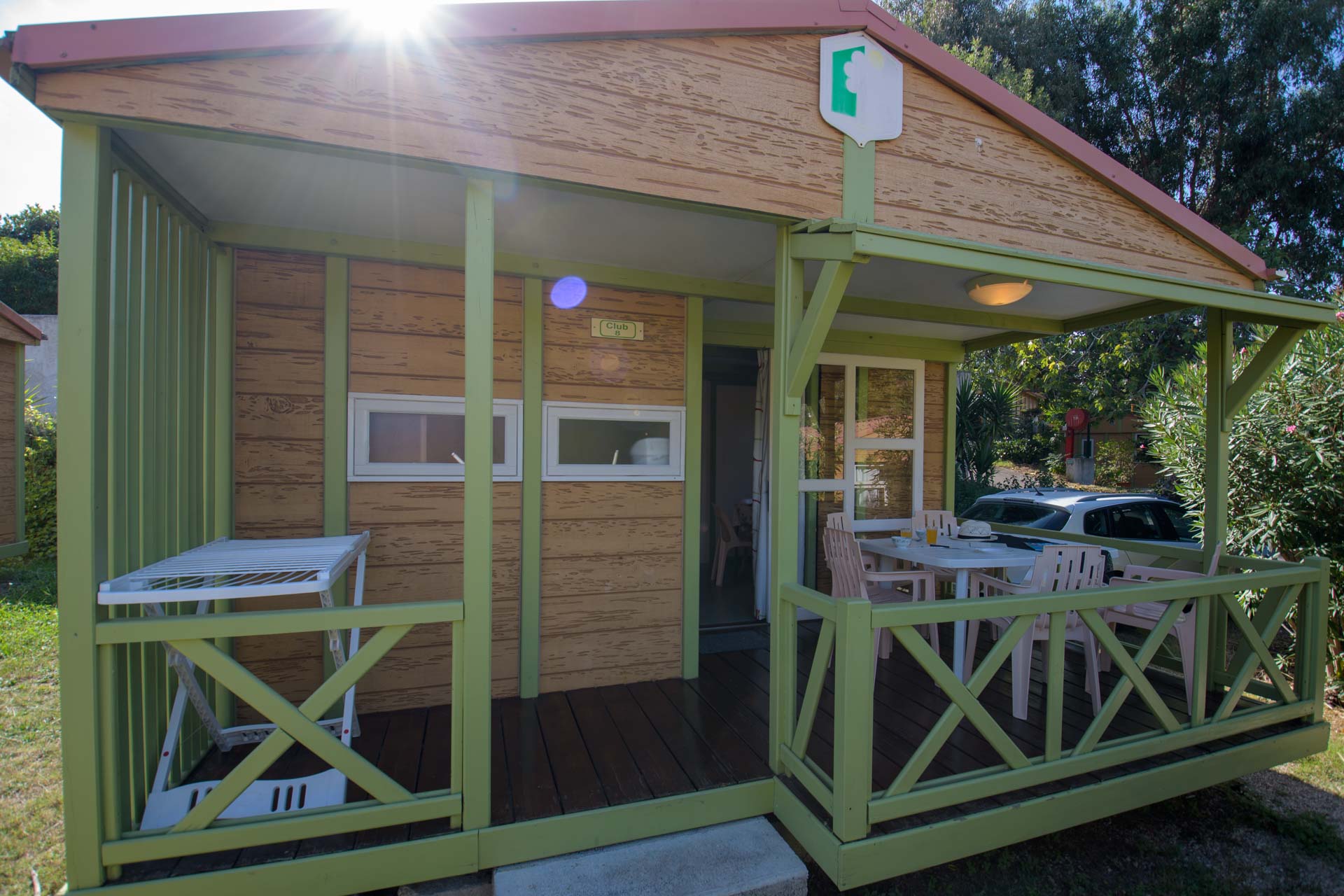 Alojamiento - Chalet Club A 23M² / 2 Habitaciones - Aire Acondicionado / Terraza Cubierta - Camping LA VIEILLE FERME