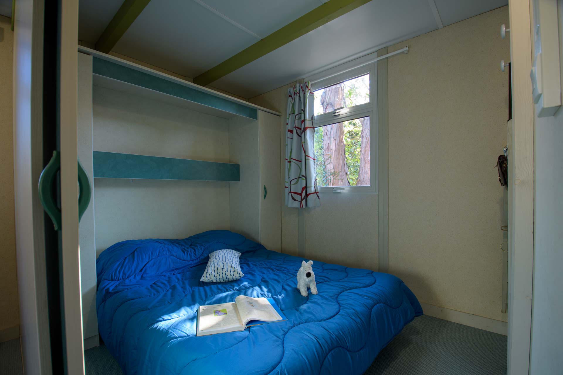 Location - Chalet Petit Trianon 22M² / 2 Chambres - Climatisation / Terrasse Couverte - Camping LA VIEILLE FERME