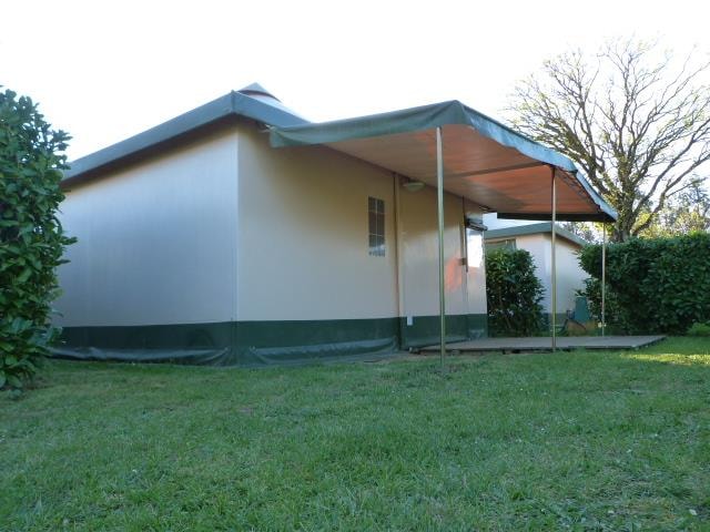 Bungalow Toilé 2 Chambres 25 M² - Sans Sanitaire- ( 4 Modèles Sur Le Camping)