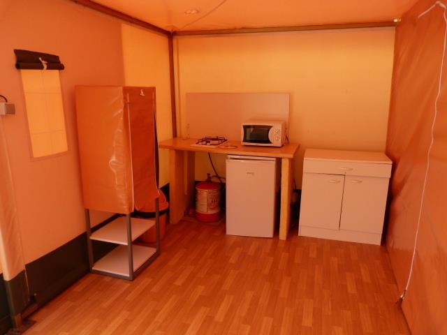 Bungalow Toilé 2 Chambres 25 M² - Sans Sanitaire- ( 4 Modèles Sur Le Camping)