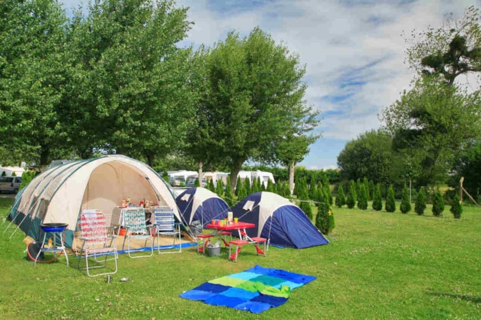 Piazzola Grand Confort Tenda / Caravan + Auto O Camper + Elettricità 10A + Acqua + Scarico