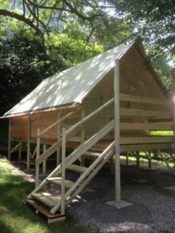 Location - Tente Lodge Amazone 22M² Sans Sanitaires Sur Pilotis - Camping Qualité le Val de Saures