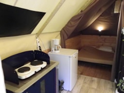 Location - Tente Lodge Amazone 22M² Sans Sanitaires Sur Pilotis - Camping Qualité le Val de Saures