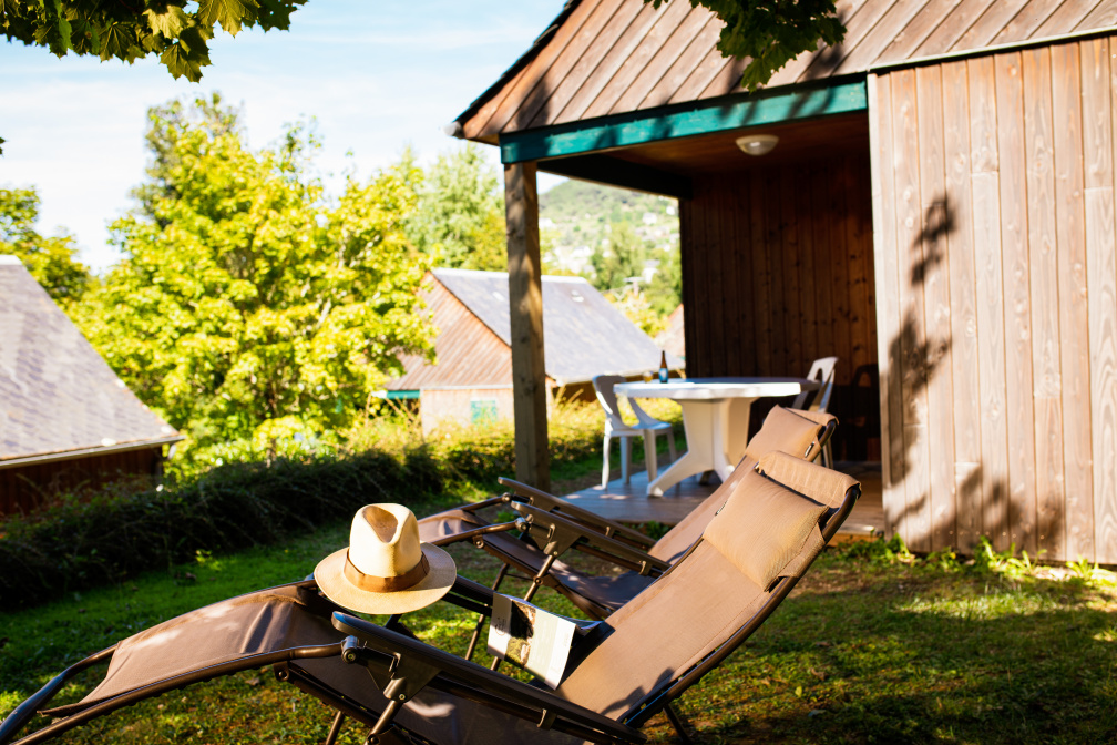 Accommodation - Chalet 32M² / 2 Bedrooms + Sheltered Terrace (Tv + Wifi) - Camping Qualité le Val de Saures