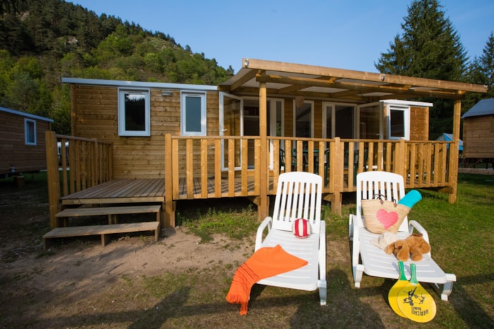 Cottage Suite Privilège With 3 Bedrooms And 2 Bathrooms (38,4M²). Kitchen With Dishwasher.