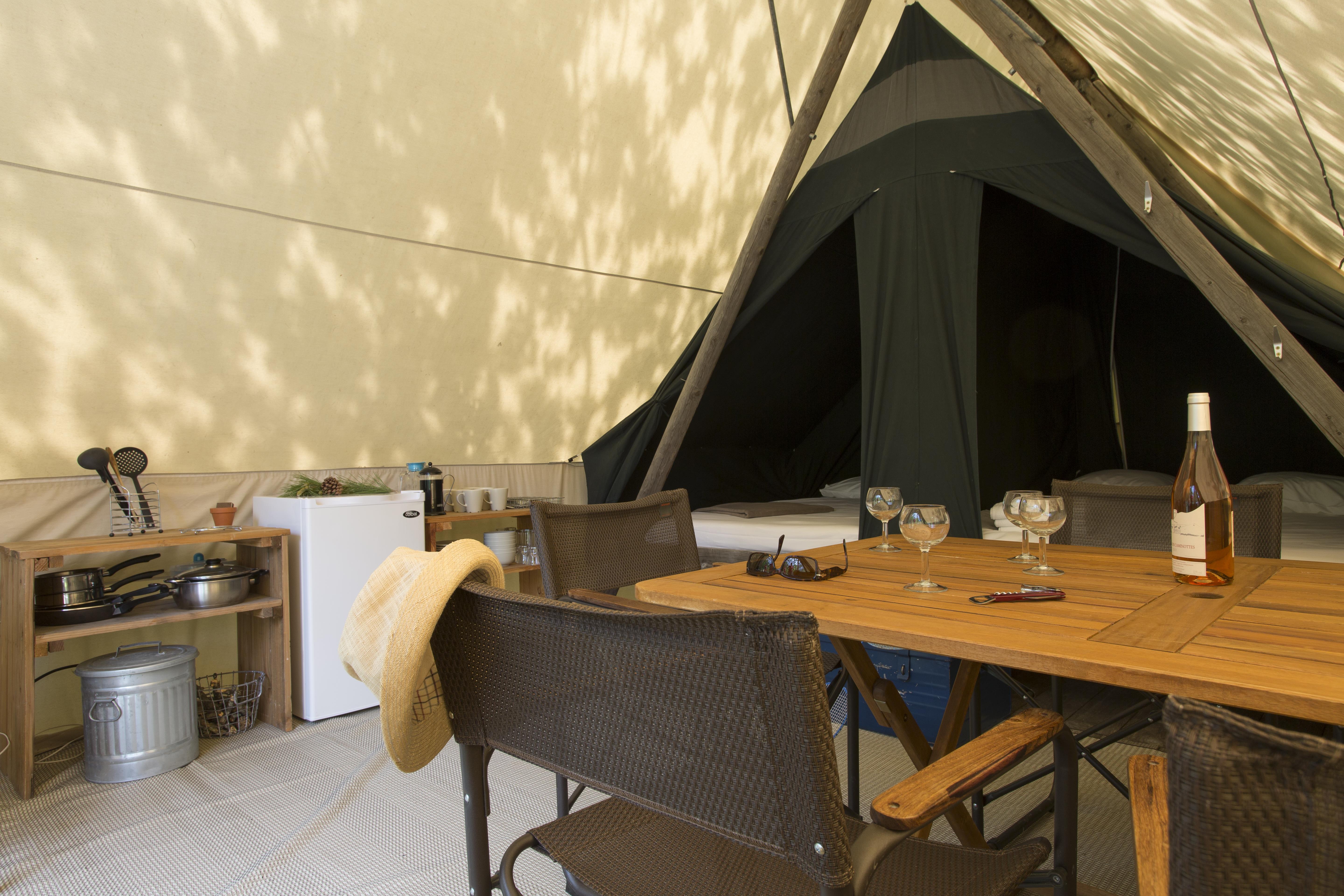 Accommodation - Canadian Tent - Village Huttopia Lac de Rillé