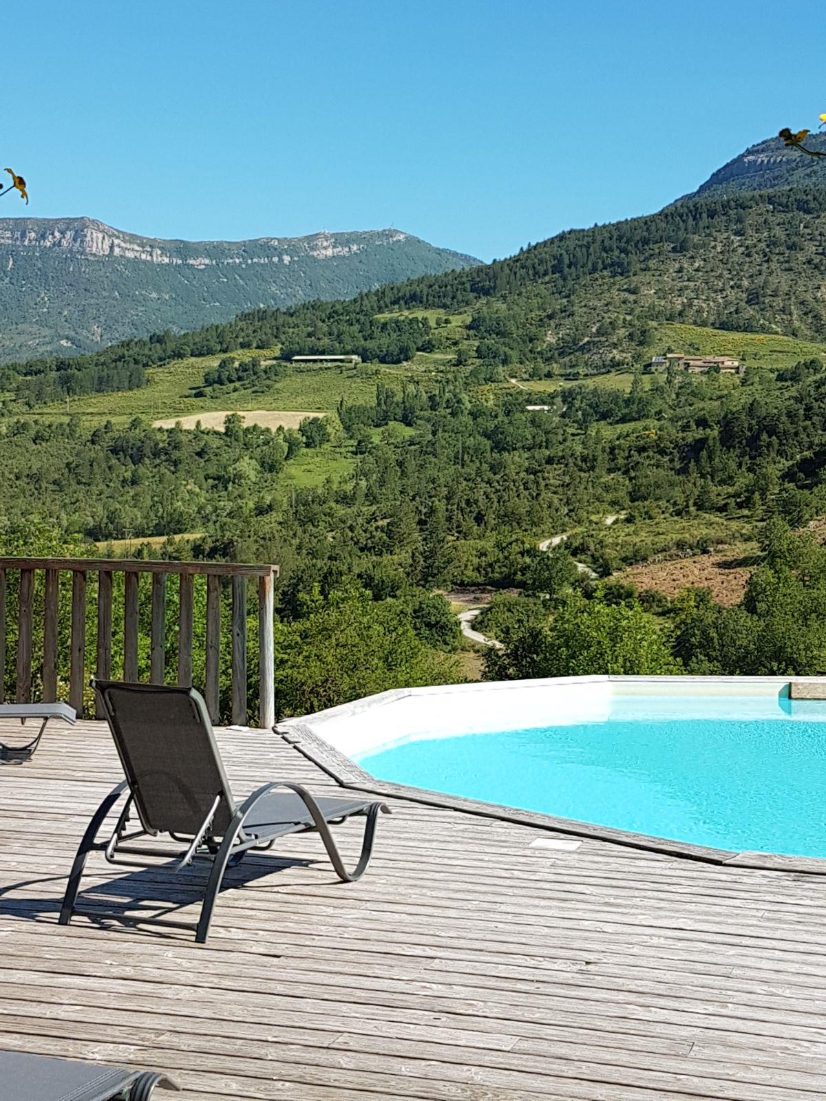 Location - Lodge Bell'&Toile - Voyagez Léger : Lit Fait Et Serviettes Fournies - Camping La Ferme de Clareau