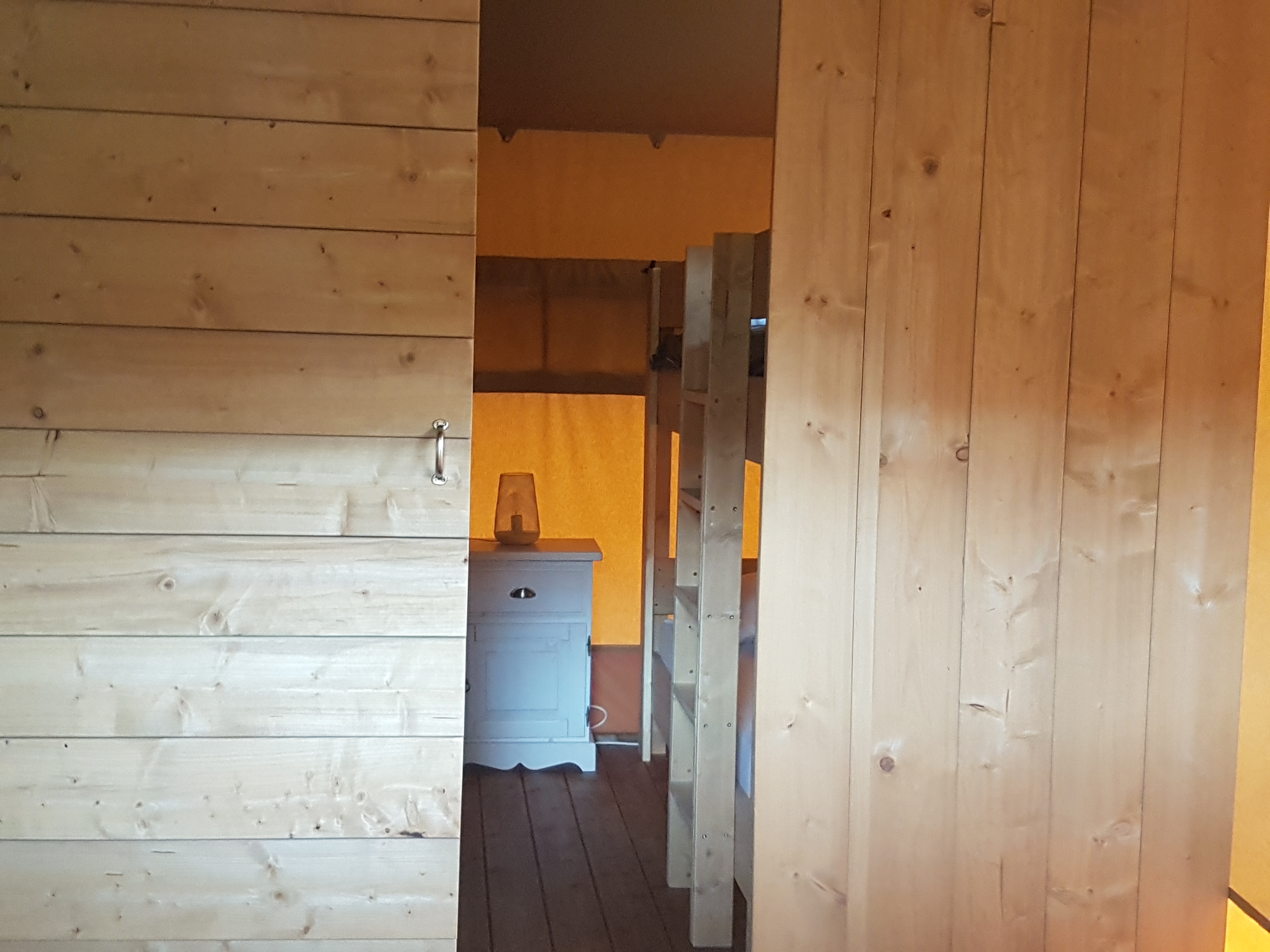 Location - New Grand Lodge Premium Avec Vue - Voyager Léger : Lits Faits-Serviettes Fournies - Camping La Ferme de Clareau