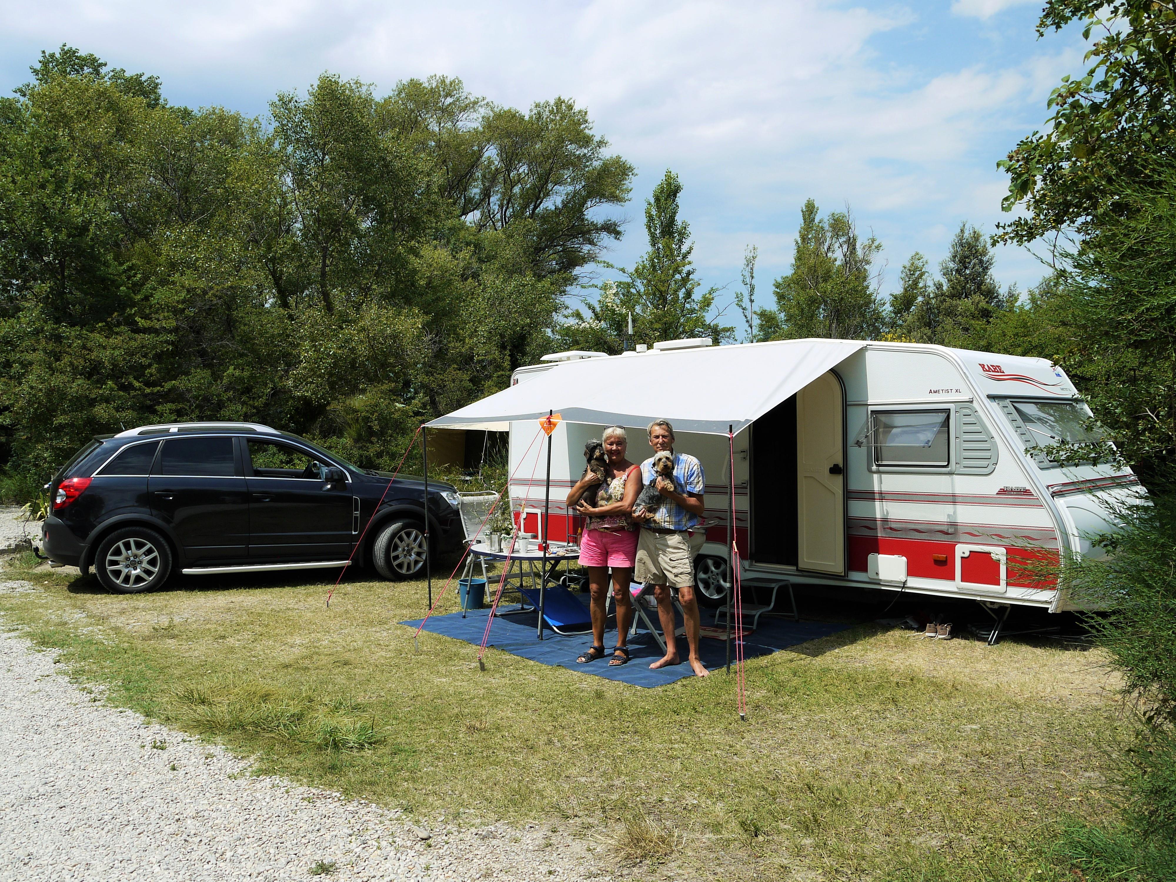Stellplatz - Pauschale: Stellplatz + 1 Wagen + Wohnwagen Oder Zelt - Camping Les Rives de l'Aygues