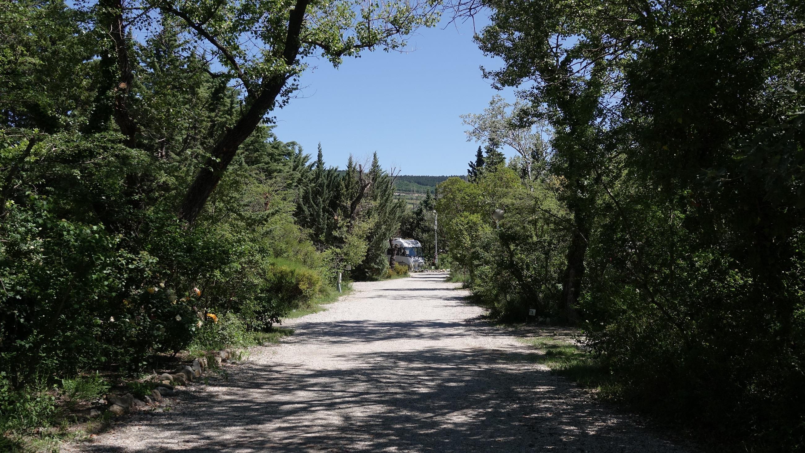 Stellplatz - Pauschale: Stellplatz + 1 Wagen + Wohnwagen Oder Zelt - Camping Les Rives de l'Aygues