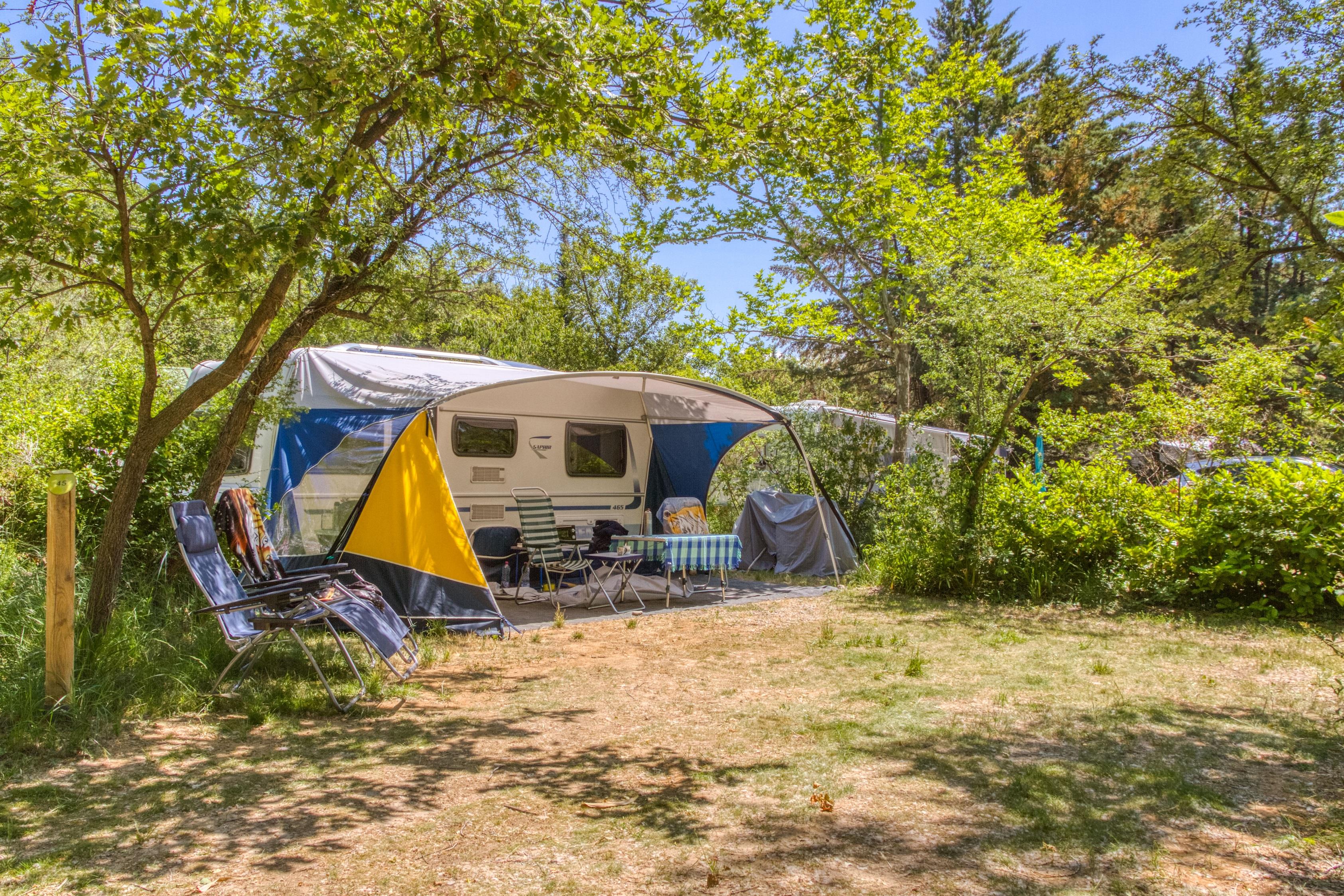 Parcela - Parcela Nature (Tienda, Caravana, Autocaravana / 1 Coche) 100-120M² - Camping Les Rives de l'Aygues