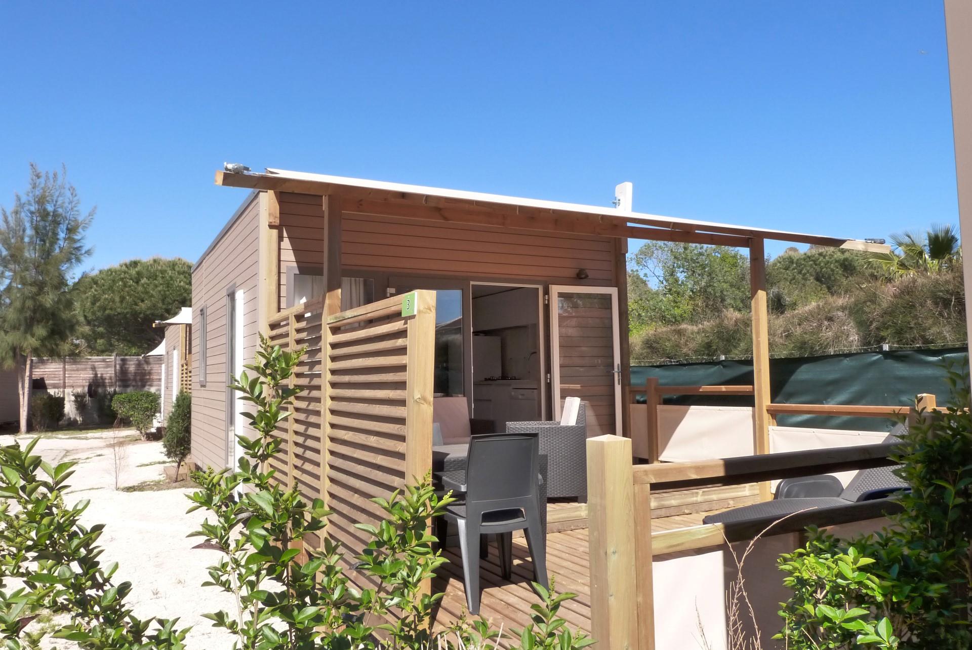 Mietunterkunft - Dakota 2 Pers. (High Comfort Range) + Place Per 1 Vehicle - Camping Les Palmiers Mietunterkunft - Dakota 2 Pers. (High Comfort Range) + Place Per 1 Vehicle - Camping Les Palmiers