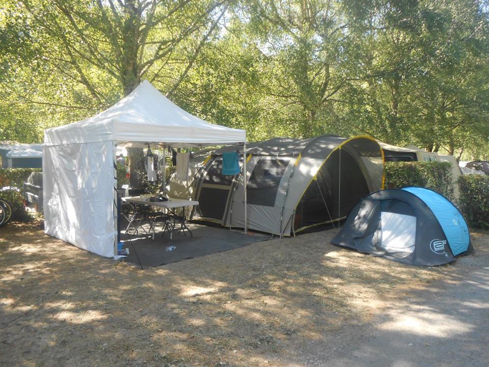 Pitch - Pitch + 1 Car - Camping Le Panoramic