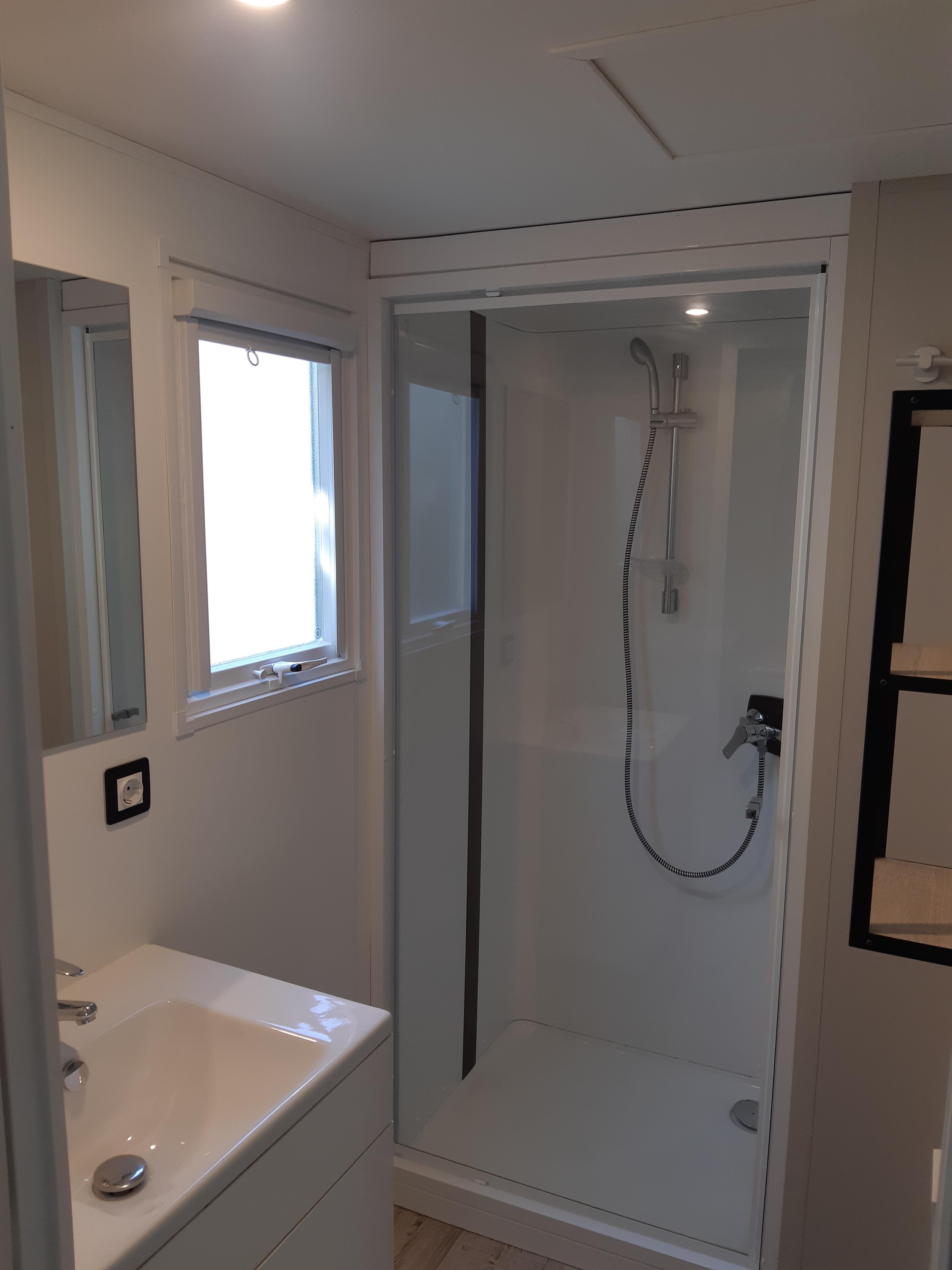 Accommodation - Mobil Home Tournette 27M² - Half-Covered Terrace Tv - Camping Le Panoramic