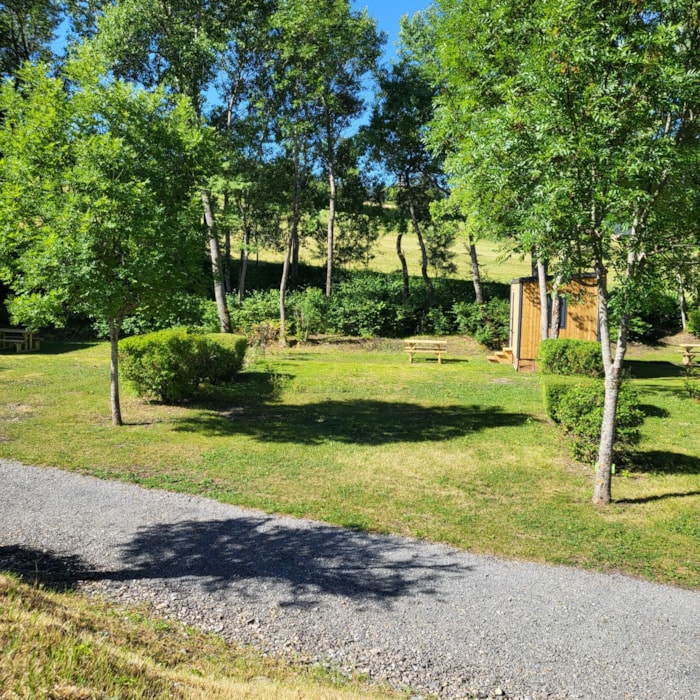 Large Premium Pitch (Private Sanitary Facilities, Fridge, Picnic Table, 10A Electricity)