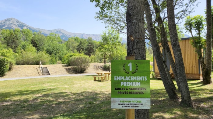 Large Premium Pitch (Private Sanitary Facilities, Fridge, Picnic Table, 10A Electricity)