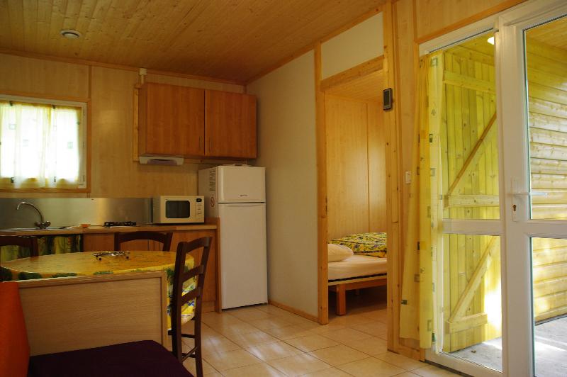 Location - Chalet Accessible 35 M² 2 Chambres - Camping de Belle Hutte
