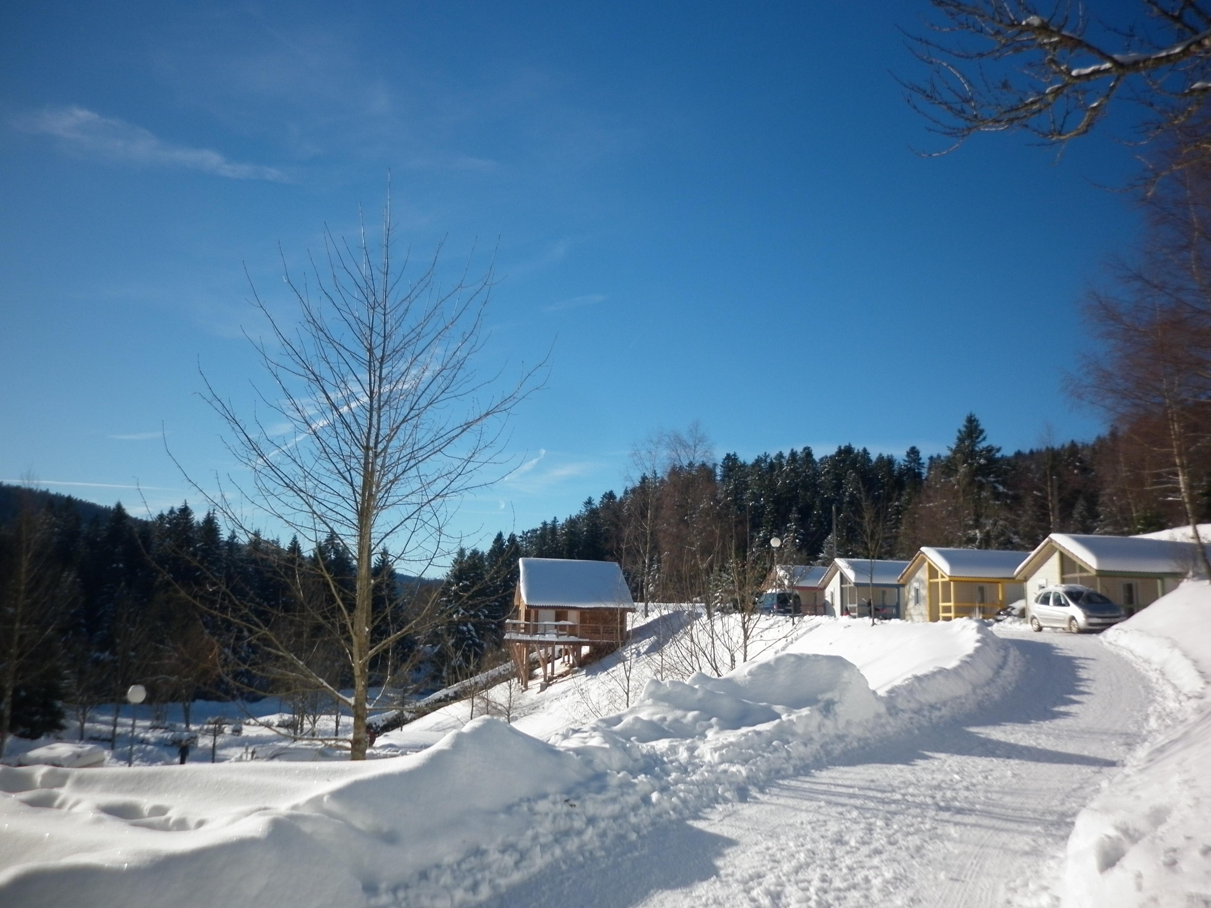Location - Chalet 35M² 2 Chambres - Camping de Belle Hutte
