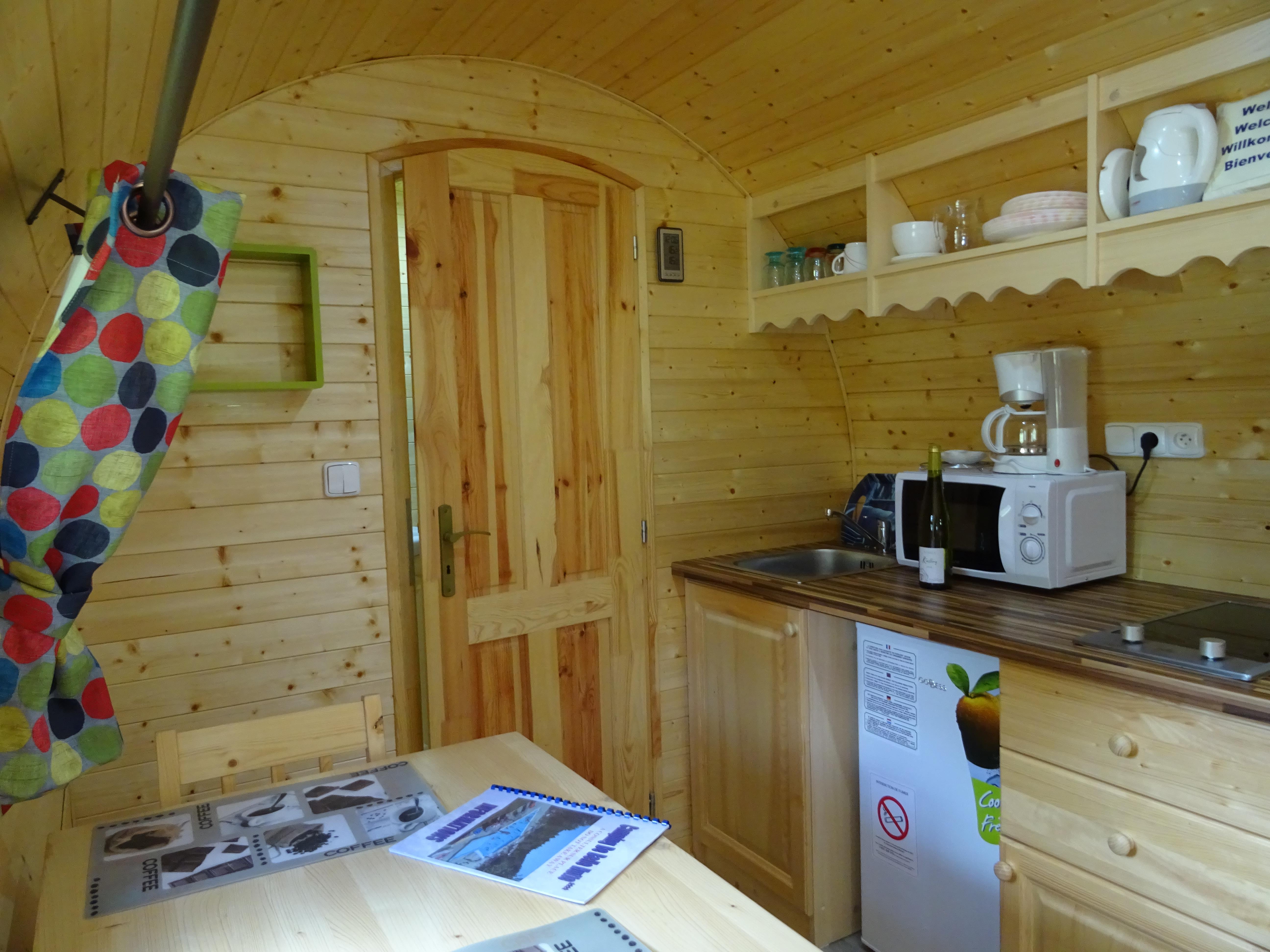 Location - Roulotte Viticole 18 M² - Camping de Belle Hutte