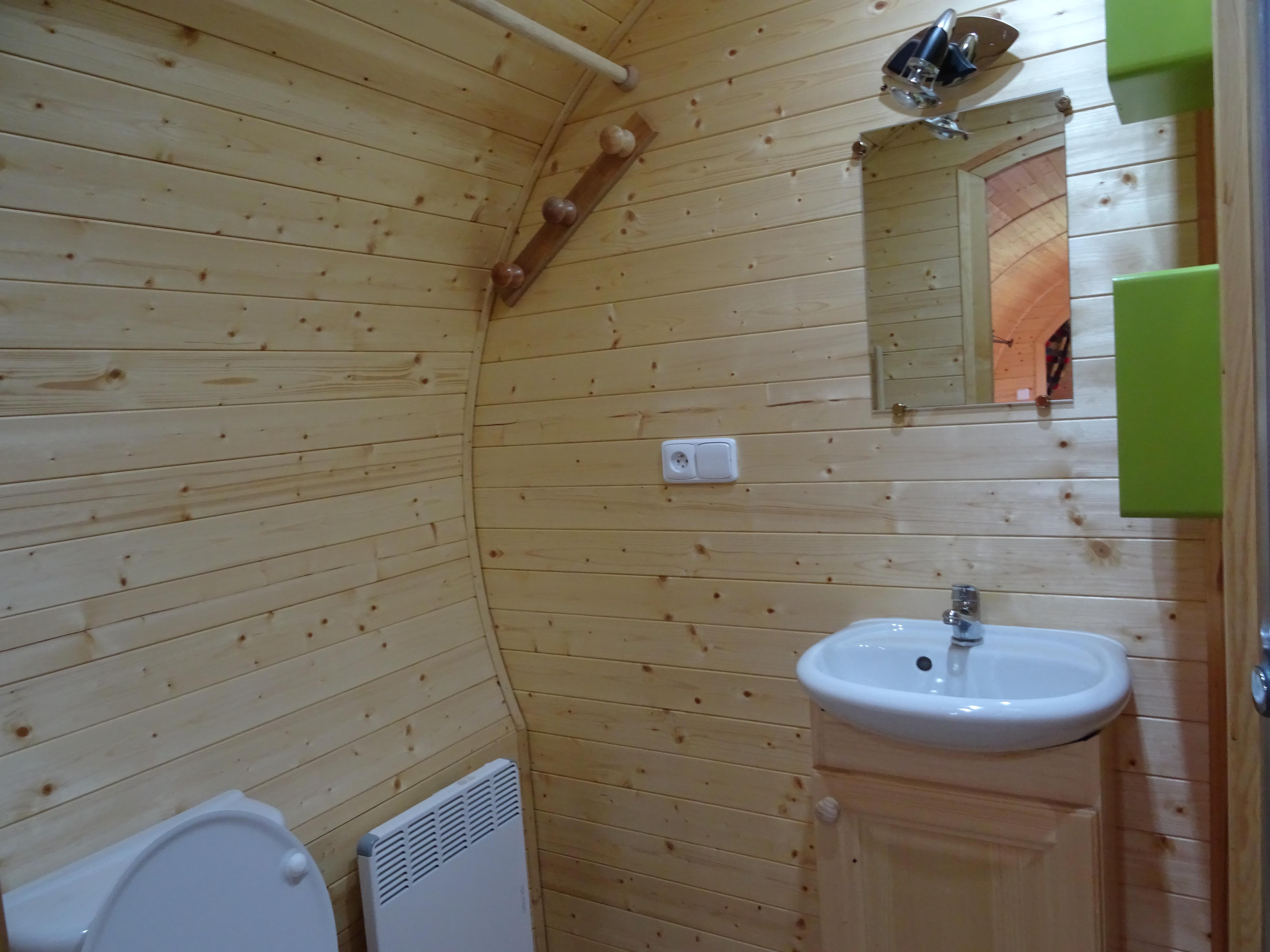 Location - Roulotte Viticole 18 M² - Camping de Belle Hutte