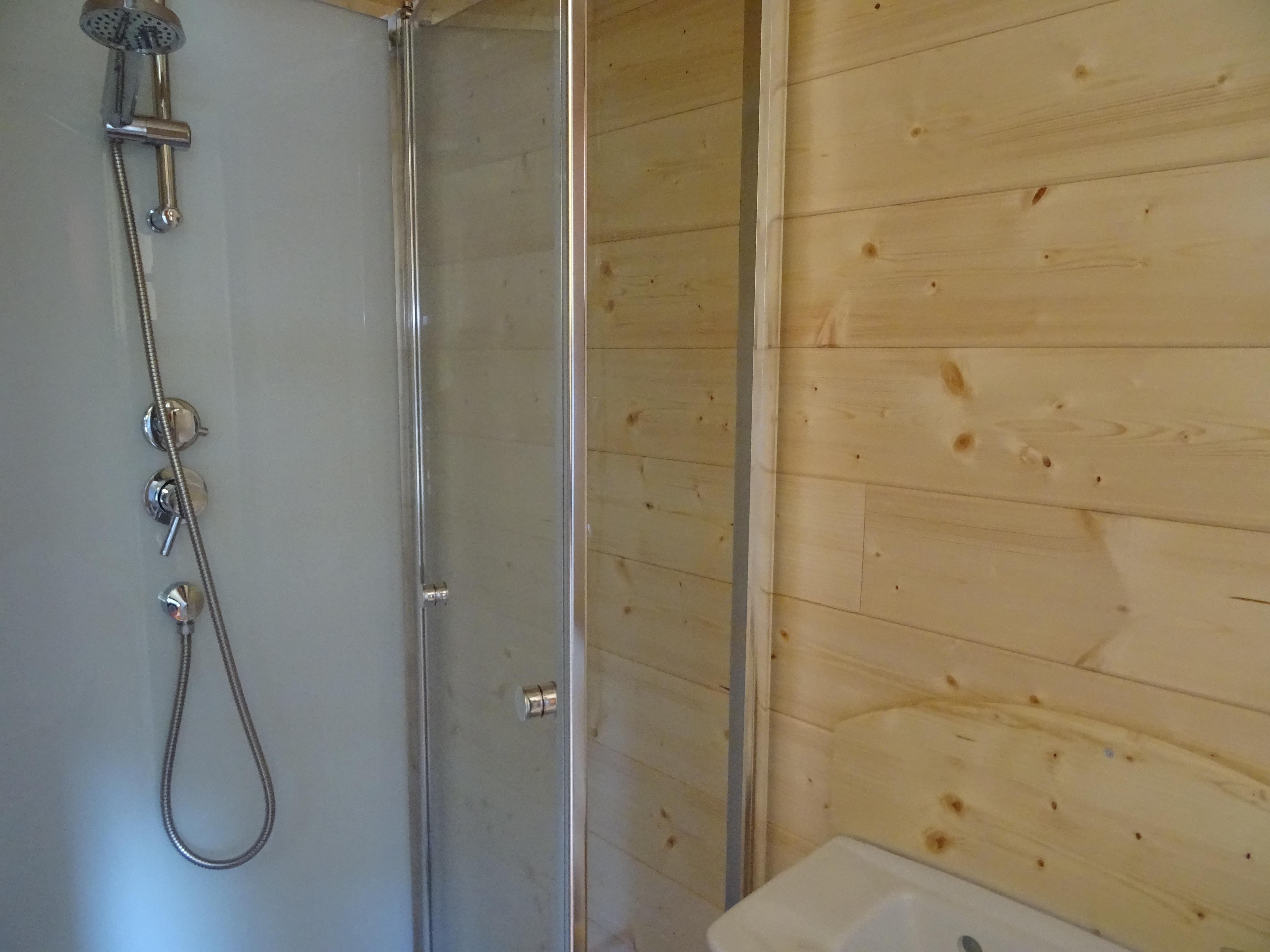 Location - Roulotte Traditionnelle 16 M² - Camping de Belle Hutte