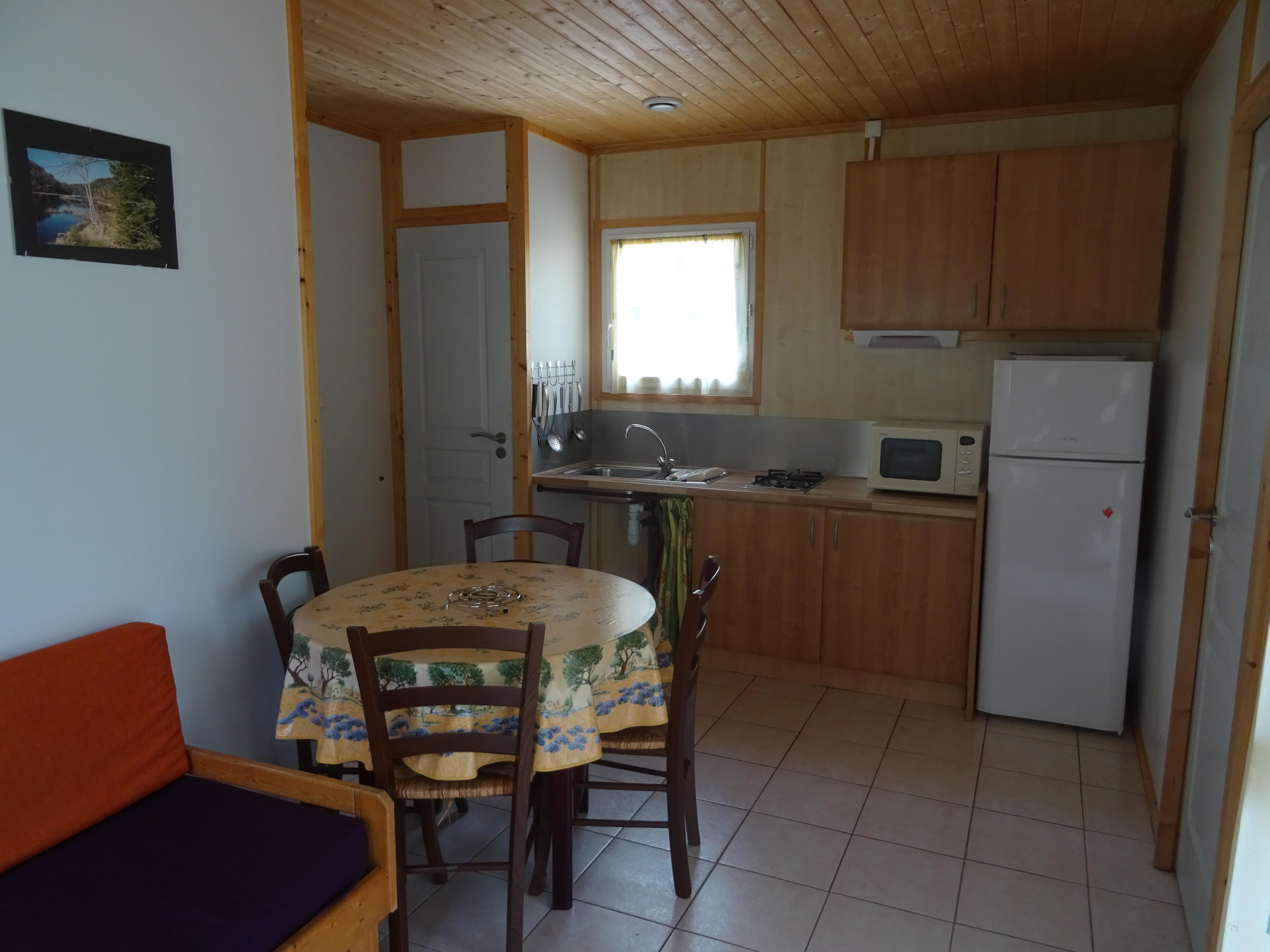 Location - Chalet Accessible 35 M² 2 Chambres - Camping de Belle Hutte
