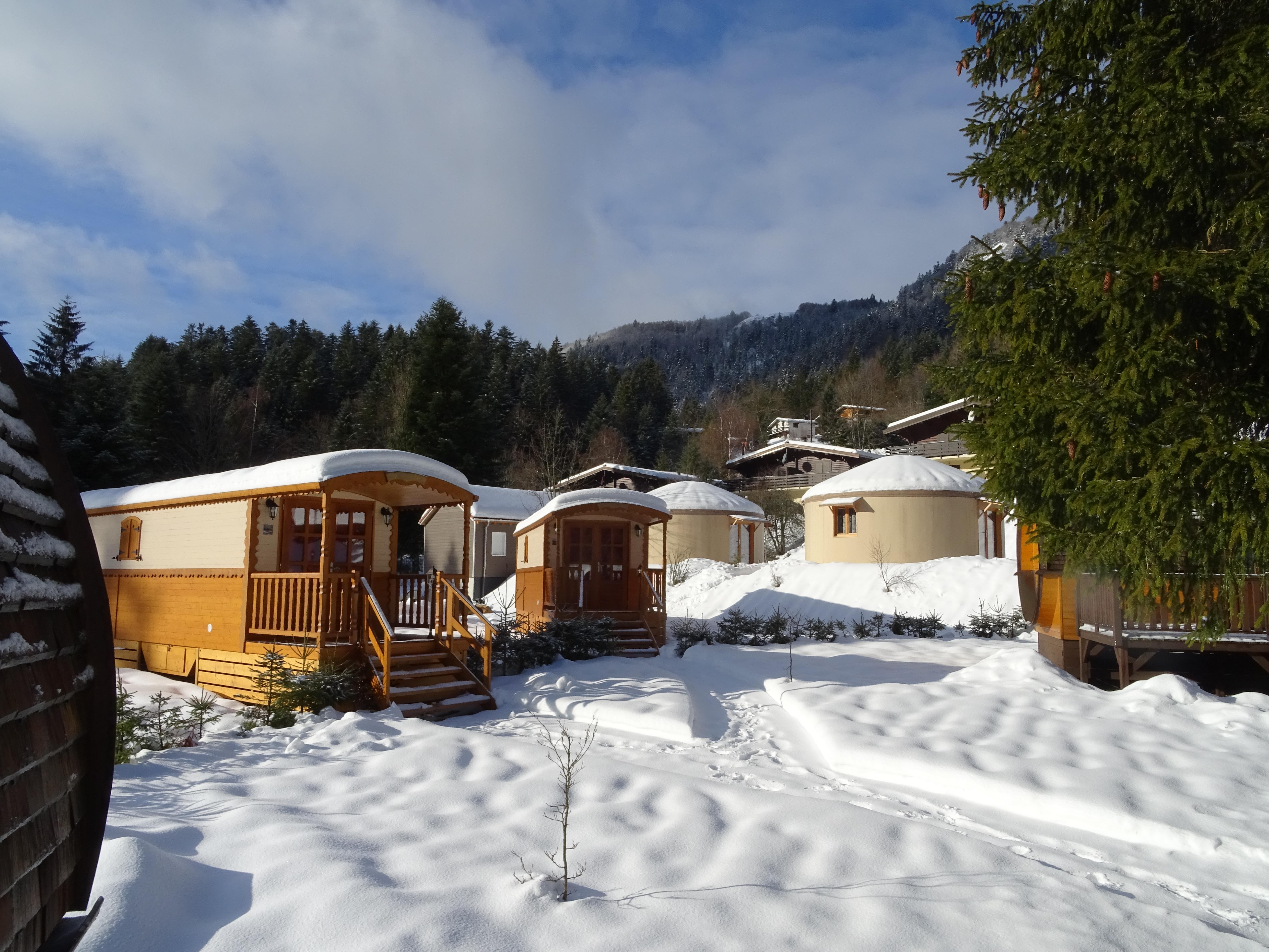 Location - Roulotte Traditionnelle 16 M² - Camping de Belle Hutte