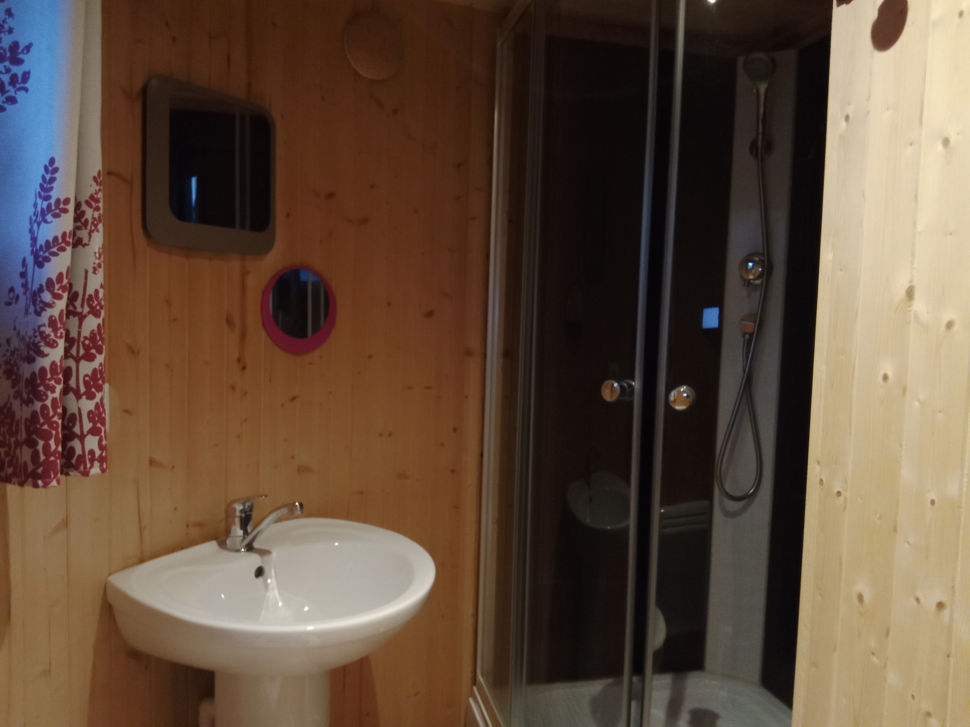 Location - Cuveau Insolite 14 M² - Camping de Belle Hutte