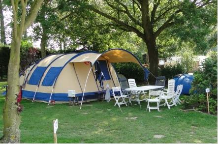 Emplacement - Emplacement Premium : Véhicule + Tente/Caravane + Électricité + Frigo - Camping les PEUPLIERS