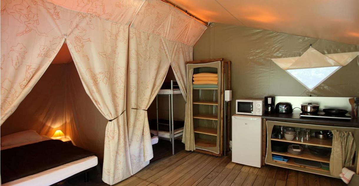 Location - Lodge Toilé Avec Terrasse Couverte - Utilisation Des Sanitaires Du Camping - (4 Adultes Maxi) - Camping les PEUPLIERS