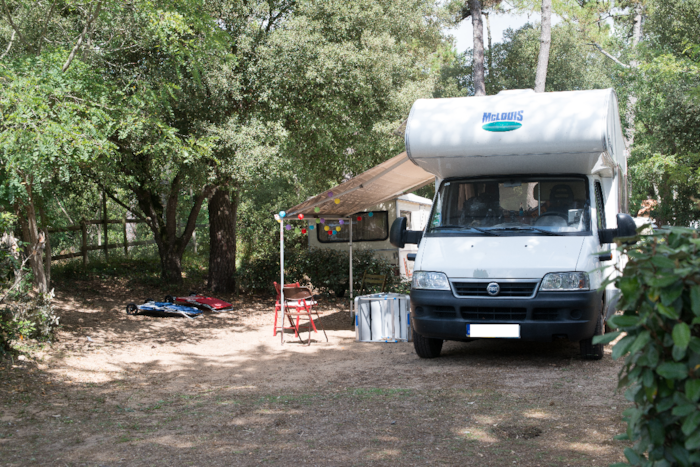 Forfait B: Piazzola + Auto + Elettricità