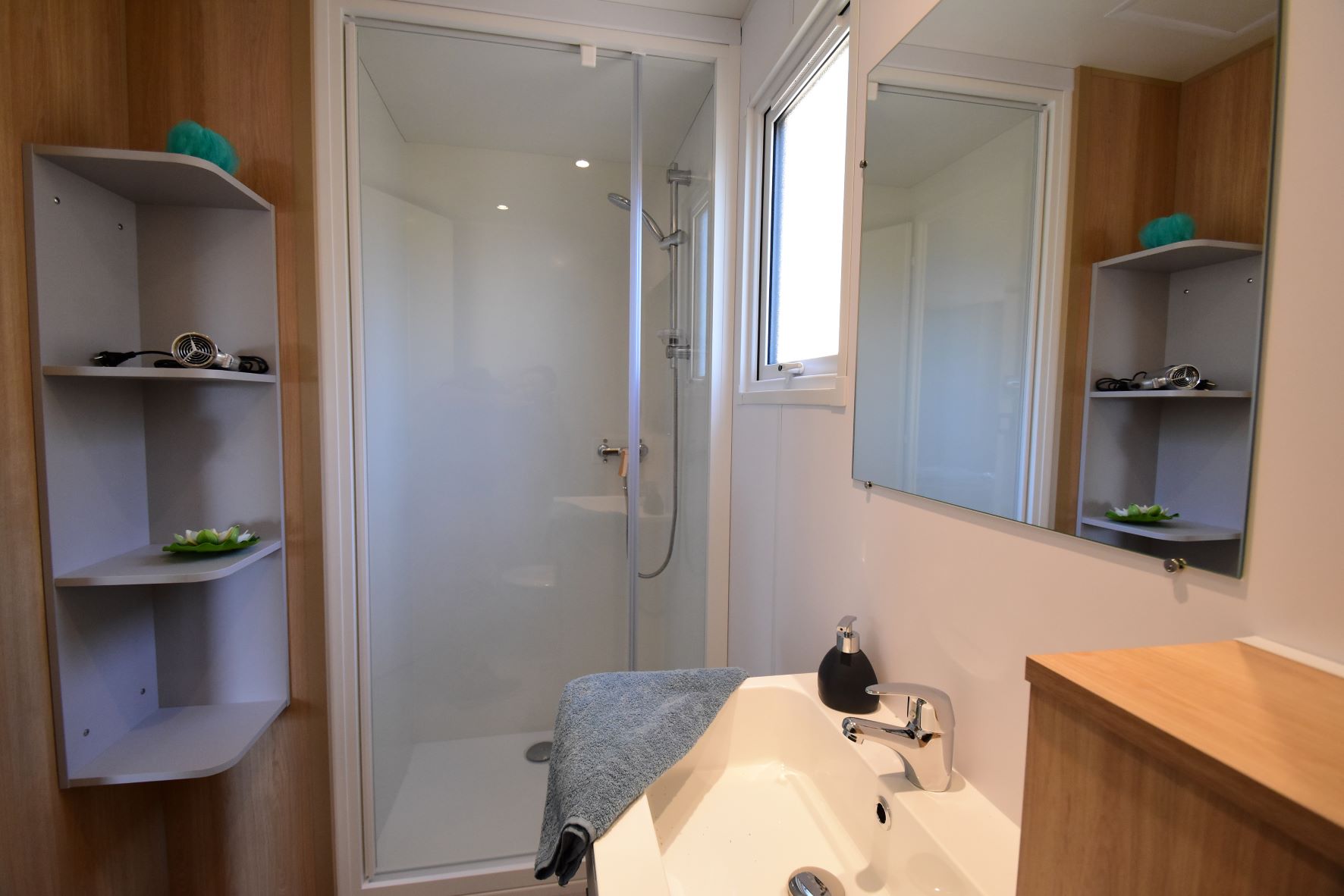 Accommodation - Mobile-Home Belvédère 2 Bedrooms Privilège - Camping Plage du Dramont