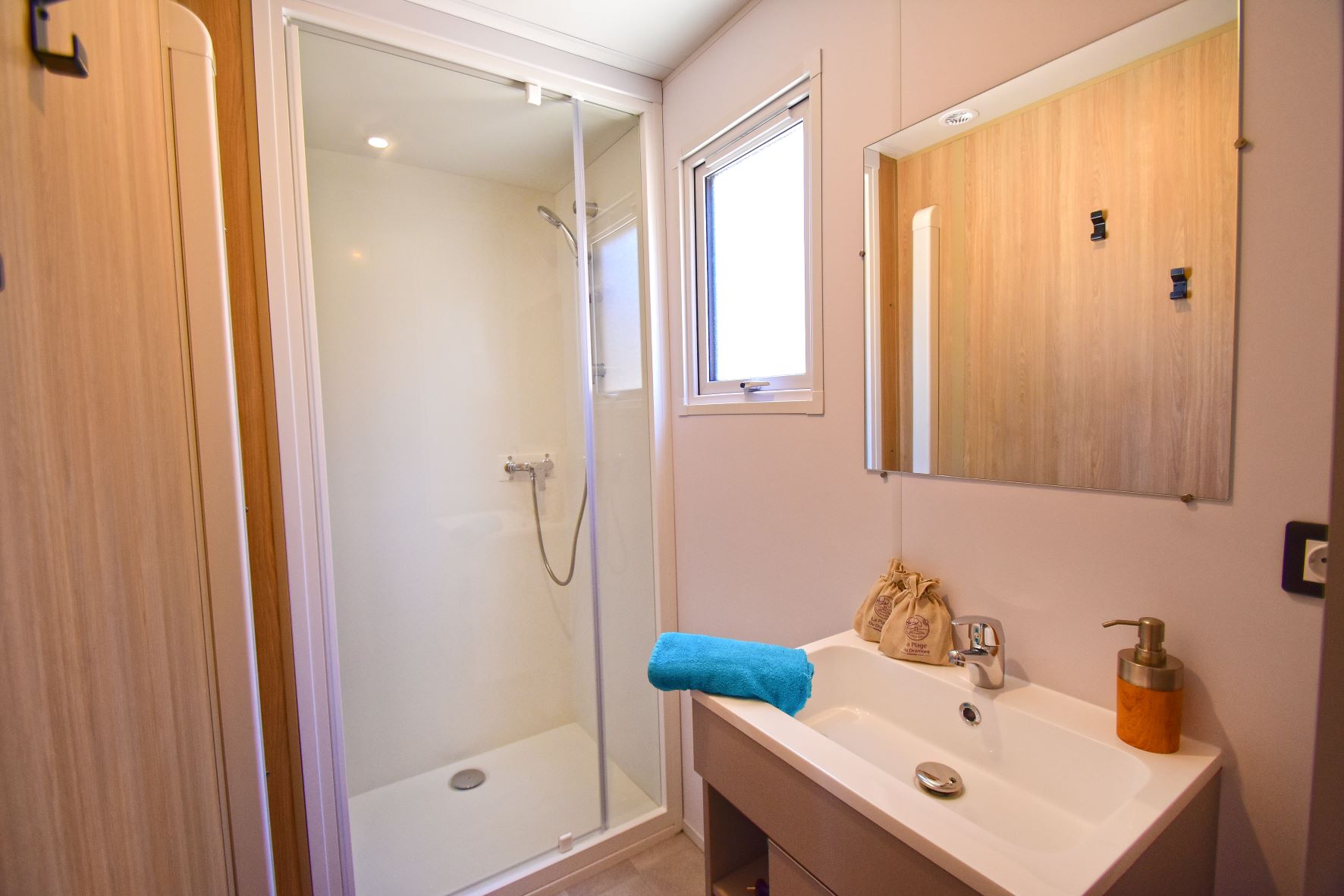 Accommodation - Mobile-Home Belvédère 3 Bedrooms With Seaview - Camping Plage du Dramont