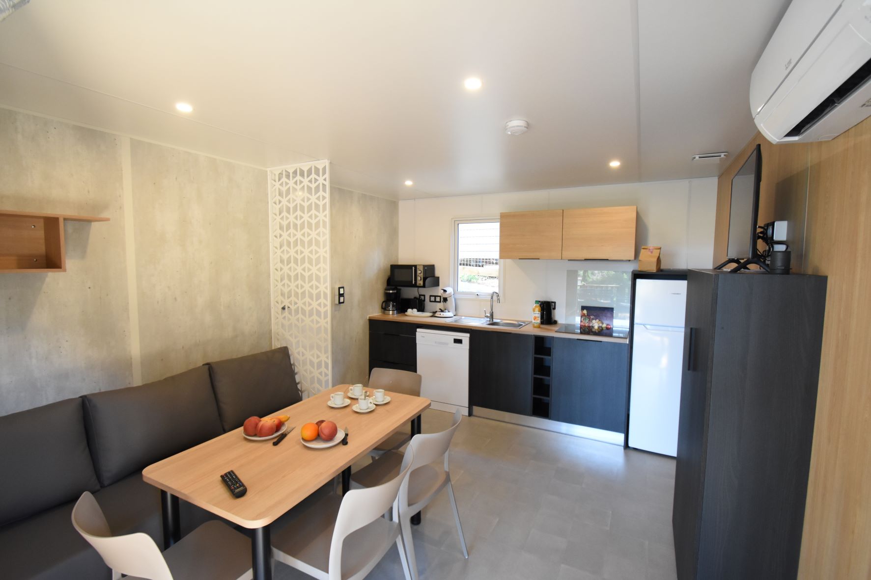 Accommodation - Mobile-Home Belvédère 3 Bedrooms - 3 Bathrooms Super Privilège With Stunning Seaview - Camping Plage du Dramont