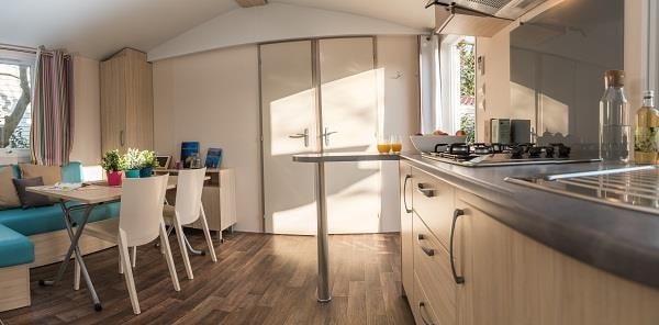 Mobil Home Klassic 2 Terrasse En Bois, Tv, Climatisation, 1 Voiture (2 Chambres)