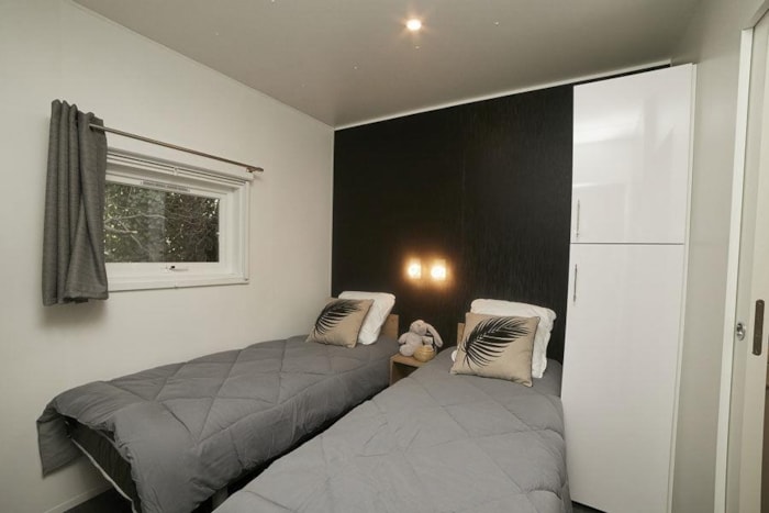 Mobil Home Kosy 2/4, Terrasse En Bois , Tv, Climatisation, 2 Salles De Bains, 1 Voiture (2 Chambres)