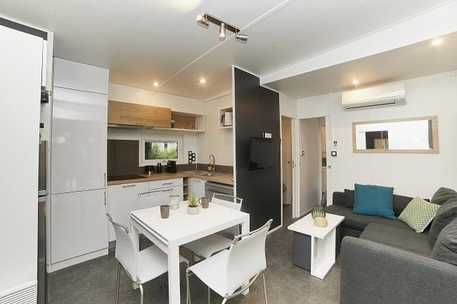 Mobil Home Kosy 2/5, Terrasse En Bois Couverte, Tv, Climatisation, 2 Salles De Bains, 1 Voiture (2 Chambres)