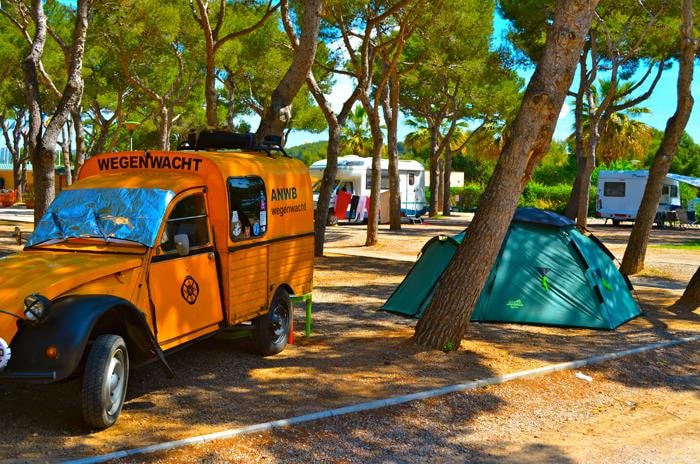 Emplacement : Voiture + Tente/Caravane Ou Camping-Car + Électricité 6A