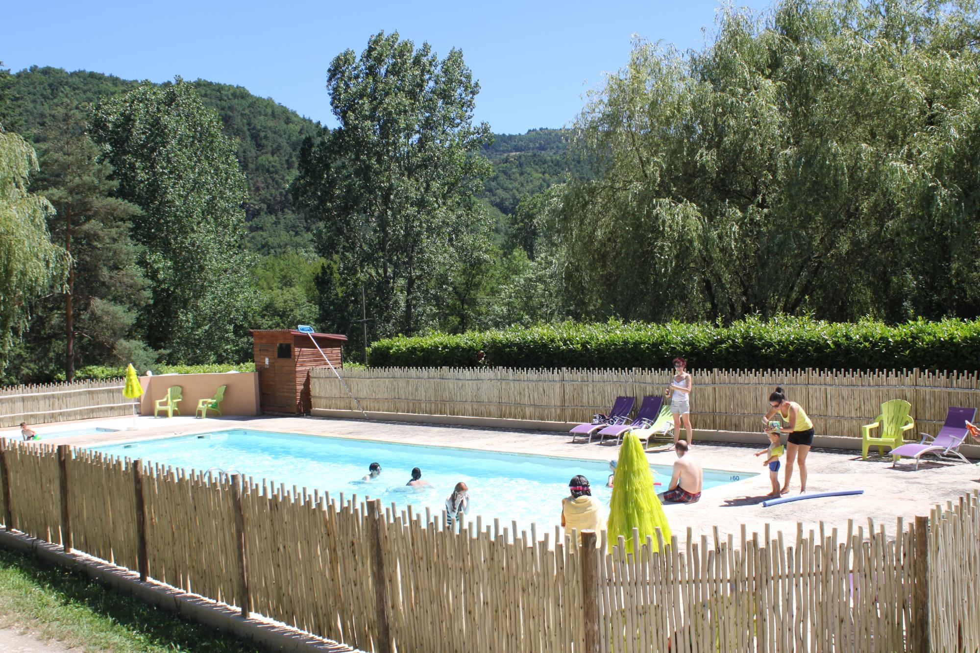 Établissement Camping Les Berges Du Doux - Colombier Le Vieux Établissement Camping Les Berges Du Doux - Colombier Le Vieux