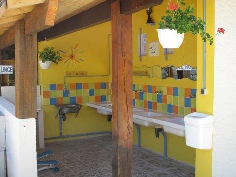 Piazzola + Tenda O Roulotte