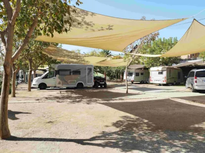 Piazzola Media, 1 Camper O 1 Auto + 1 Tenda/Roulotte + 2 Adulti Piazzola Media, 1 Camper O 1 Auto + 1 Tenda/Roulotte + 2 Adulti