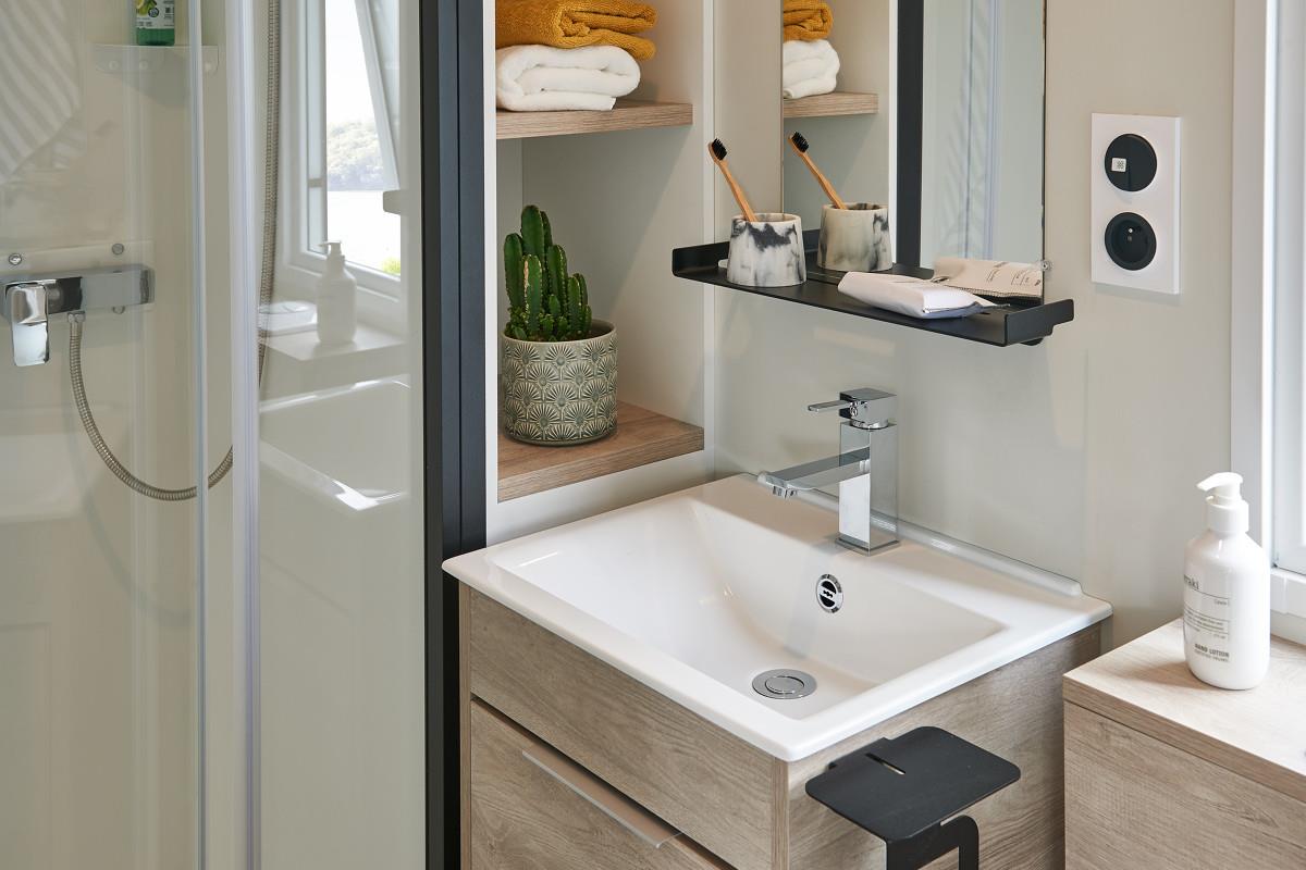 Location - Mobile Home ***** Otello 2, 2 Chambres, 2 Salles De Bains (2021) - Camping Le Helles